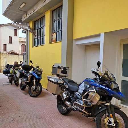 B&B Centrale Тортоли Экстерьер фото