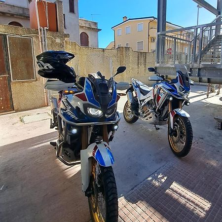 B&B Centrale Тортоли Экстерьер фото